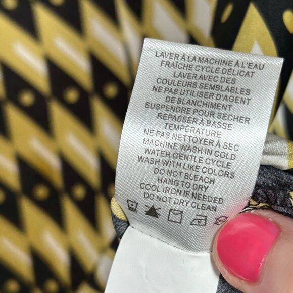 Joie Satin V Neck Top Blouse Pullover Popover Diamond Geometric Pattern L - Picture 7 of 8